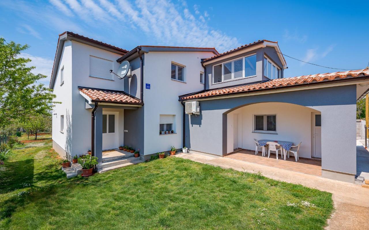Apartments Nelle Пула Екстериор снимка