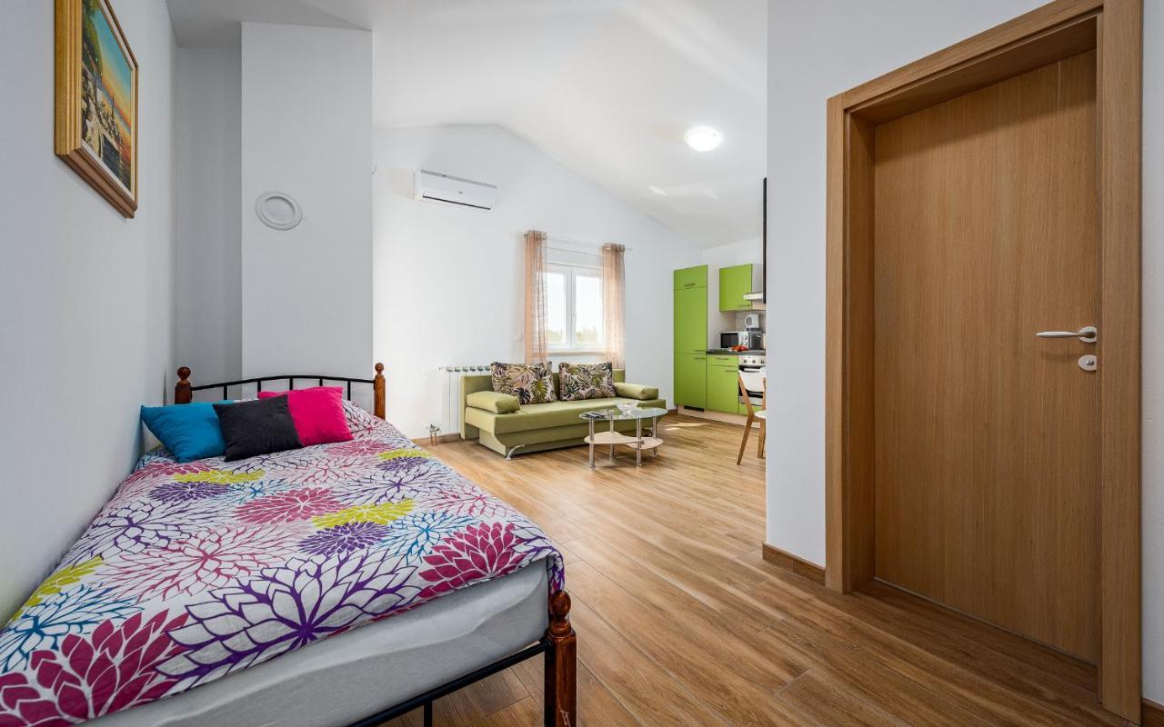 Apartments Nelle Пула Екстериор снимка