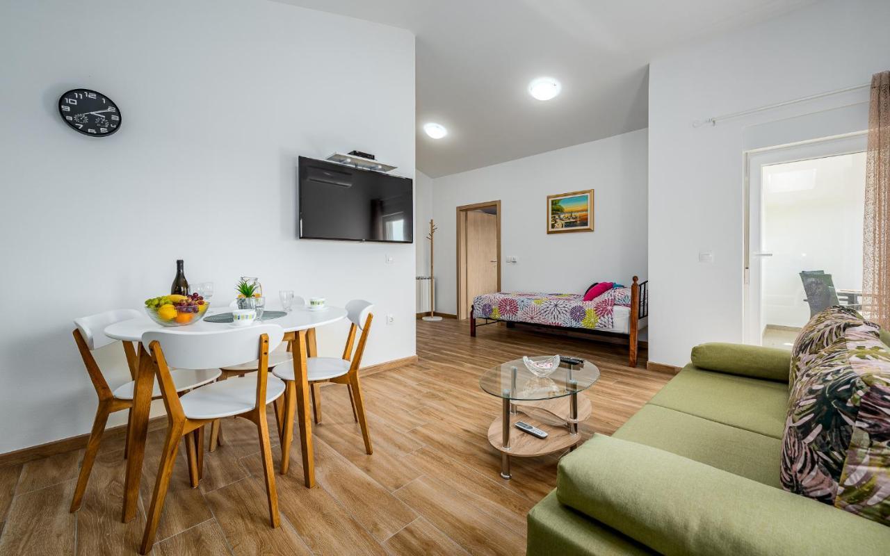 Apartments Nelle Пула Екстериор снимка