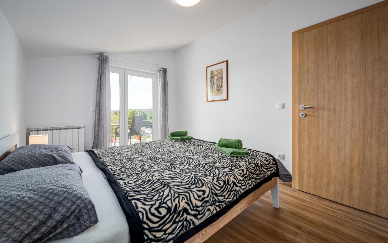 Apartments Nelle Пула Екстериор снимка