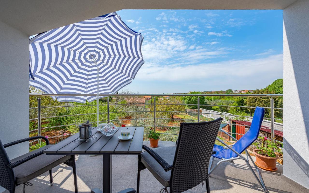 Apartments Nelle Пула Екстериор снимка