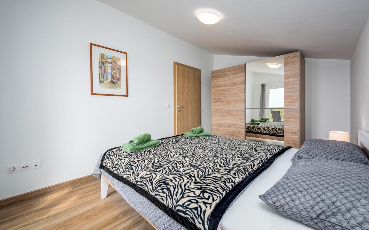 Apartments Nelle Пула Екстериор снимка