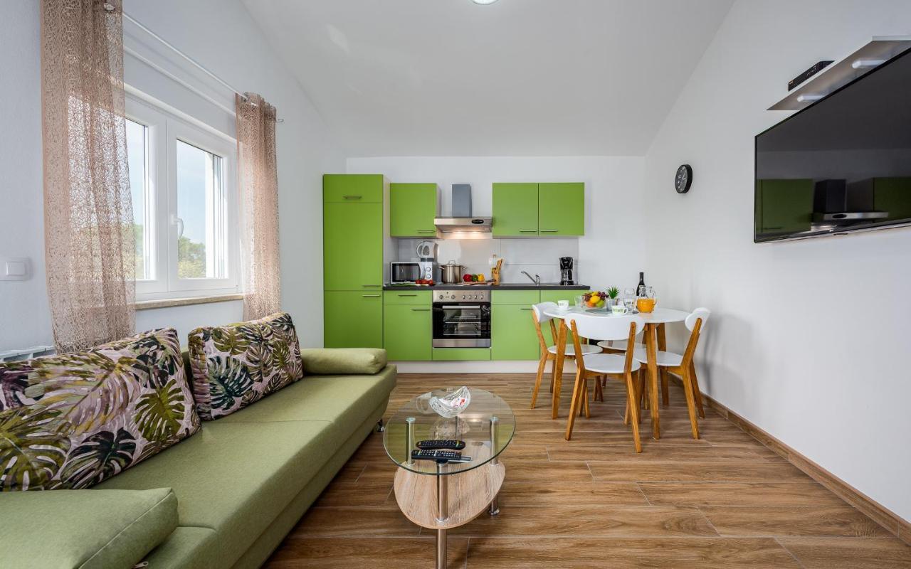 Apartments Nelle Пула Екстериор снимка