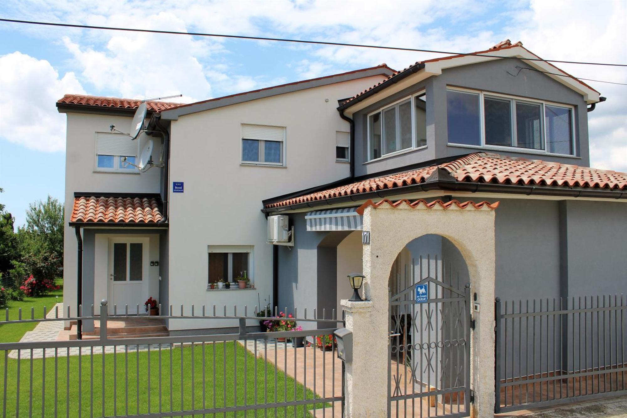 Apartments Nelle Пула Екстериор снимка