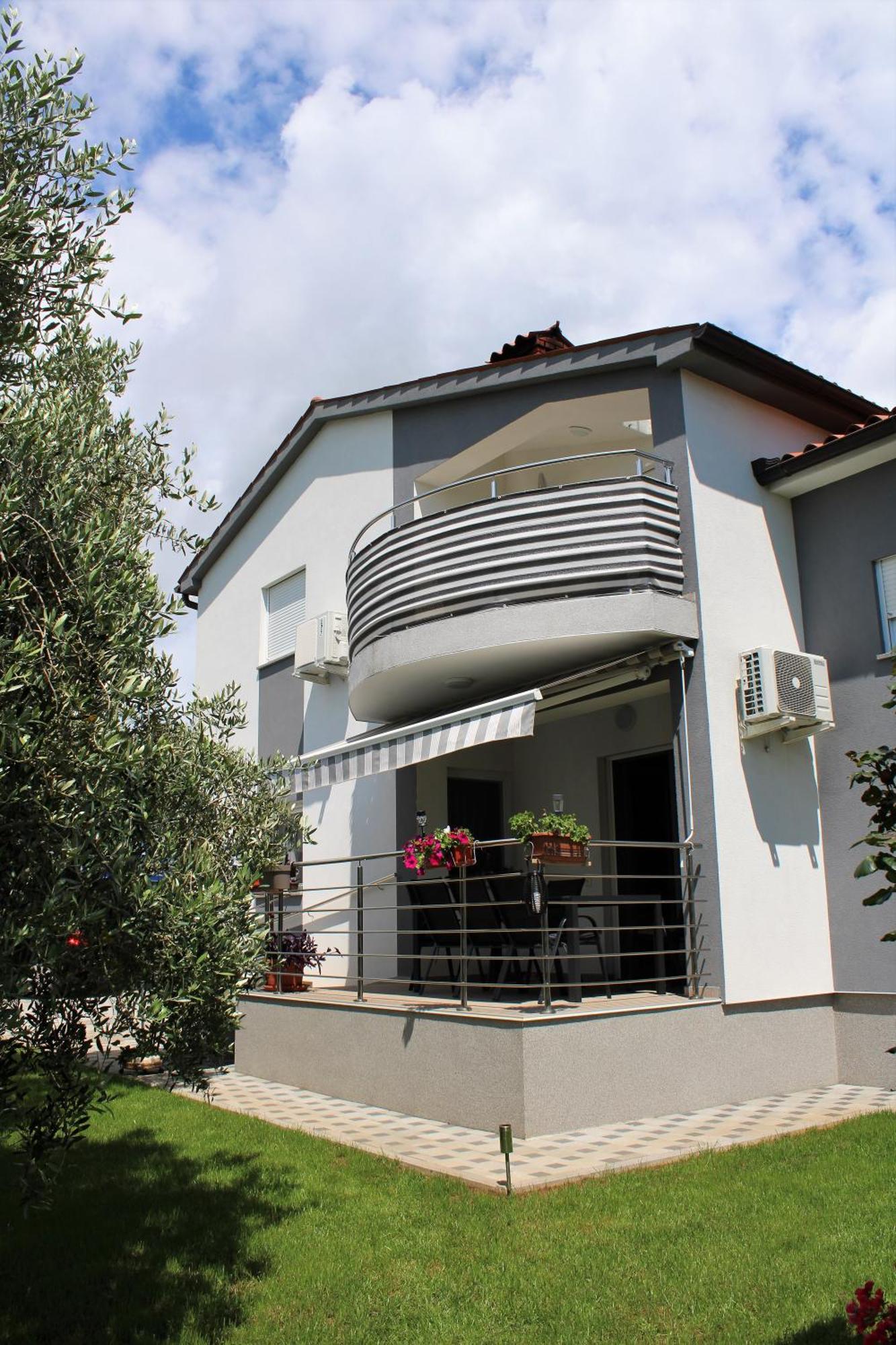 Apartments Nelle Пула Екстериор снимка